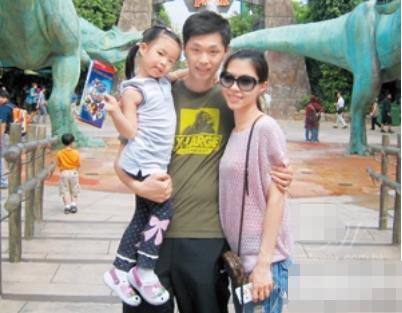 2002年落选港姐吕丽君,吕丽君港姐