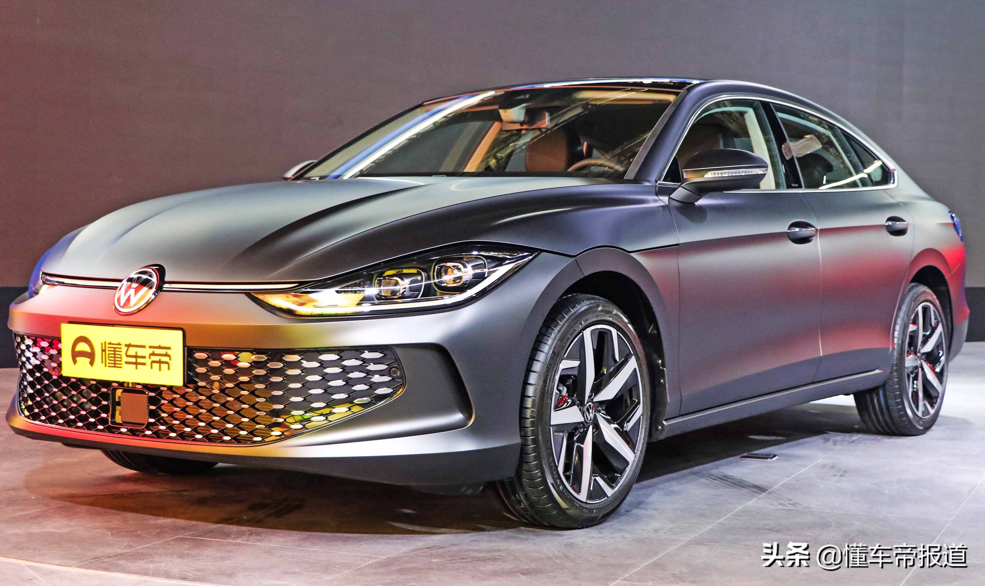 大众cc新款曝光,cc凌渡掀背式