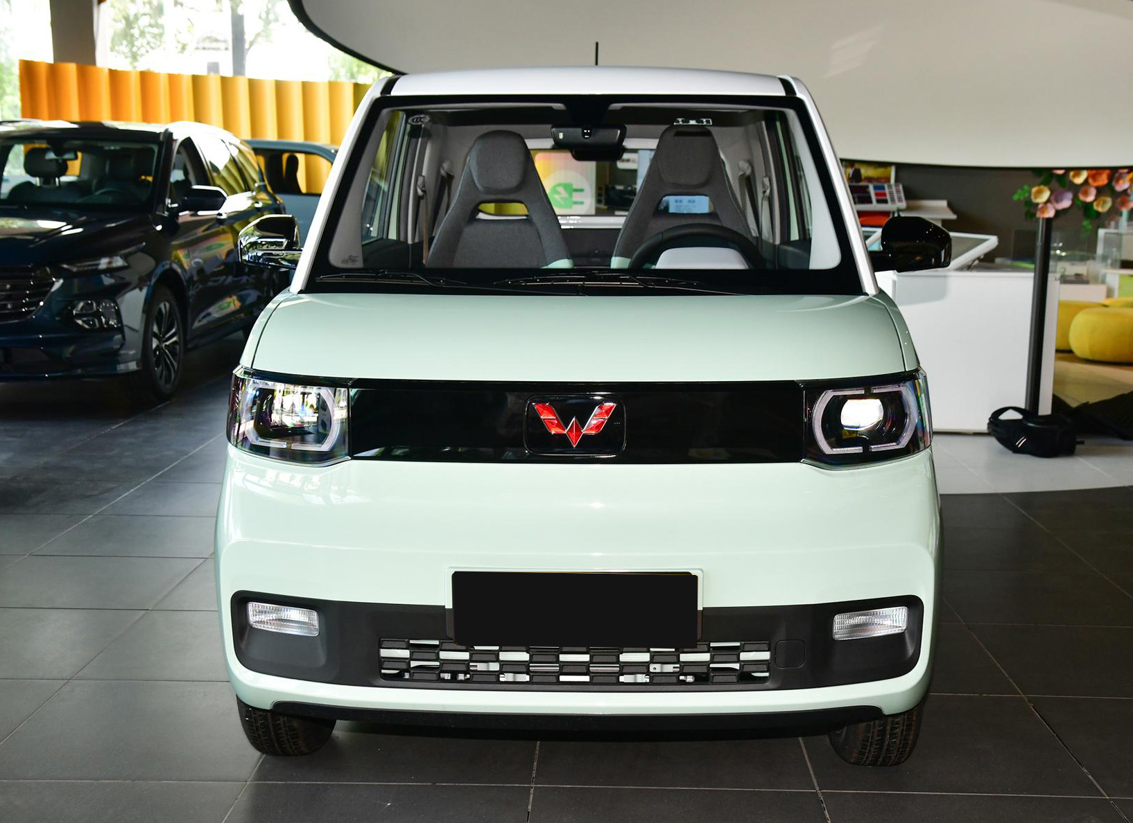 新款宏光miniev四门,宏光miniev2022年度款星空蓝