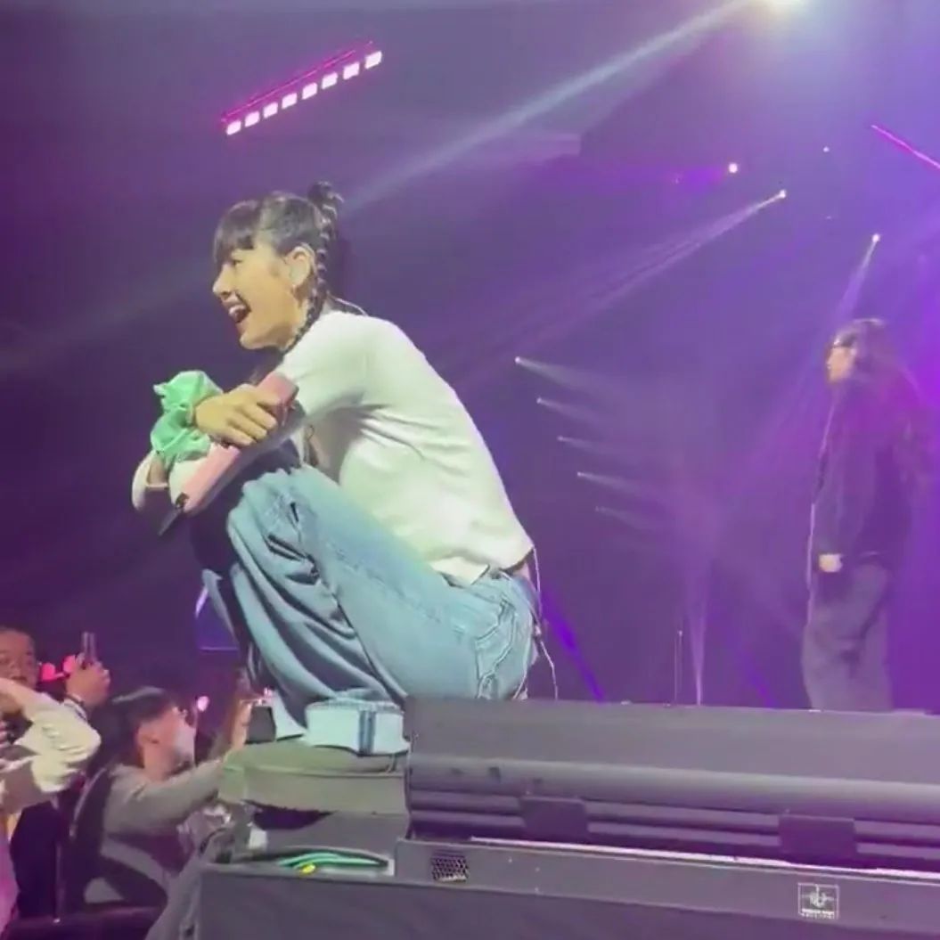 抢断货！这双丑鞋火成热门单品？！网友：又是看不懂的时尚…