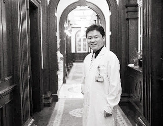 国外先天性脑瘫成功案例,德国夫妇带脑瘫孩子来华治疗