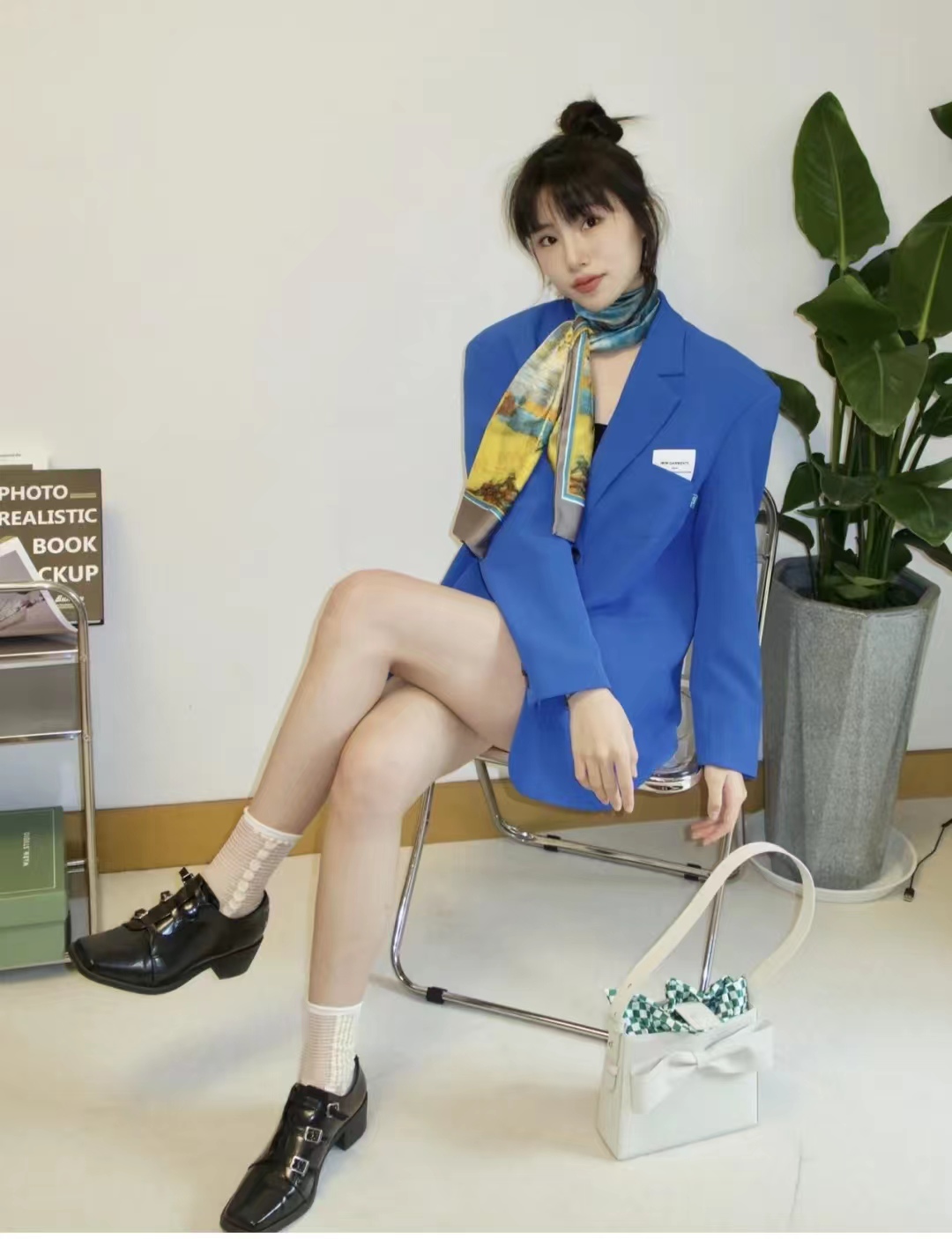 西装外套怎么搭配裙子好看气质,西装外套搭配时髦女士