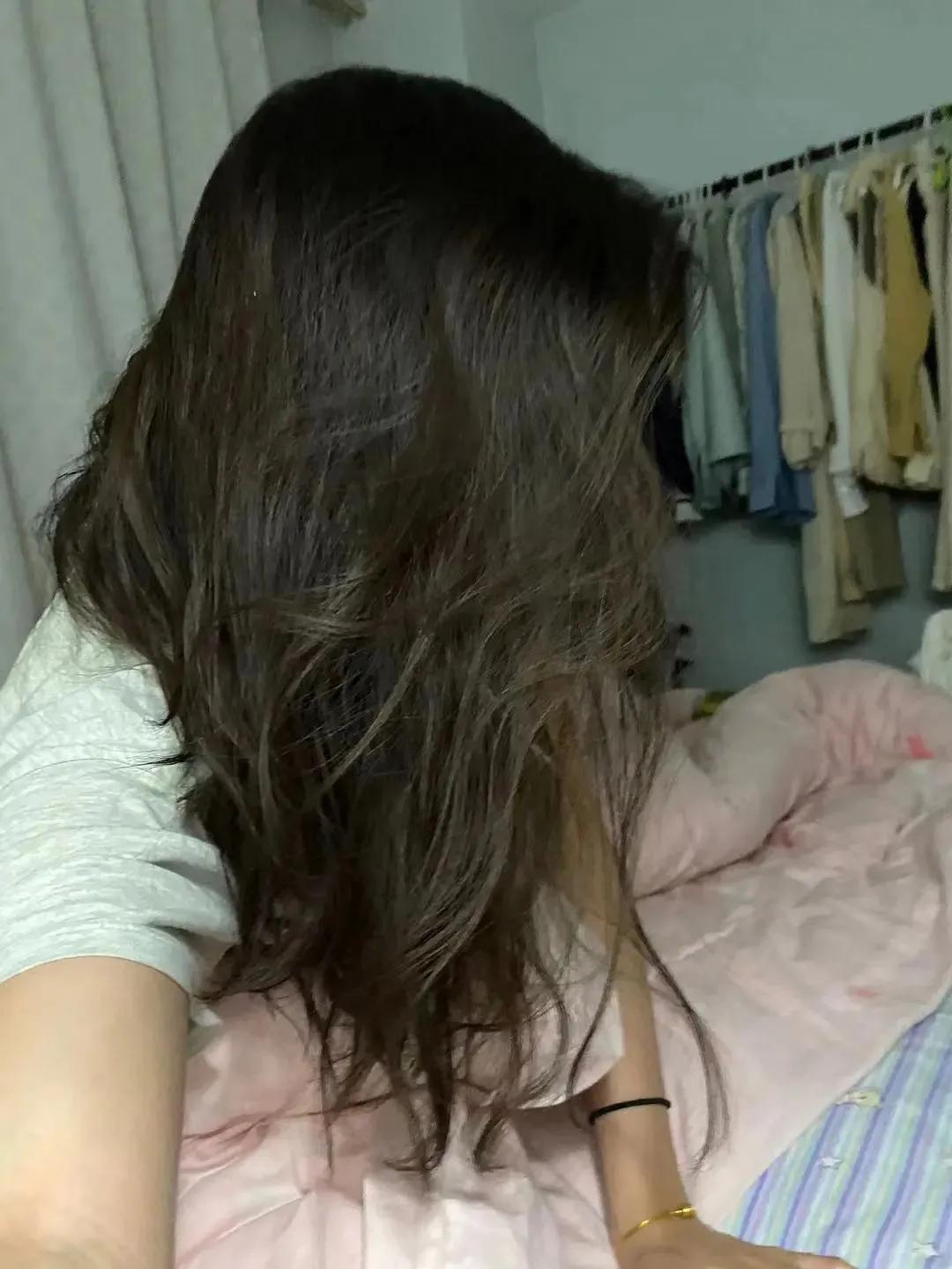 花200块钱烫的头,花二百块钱烫头