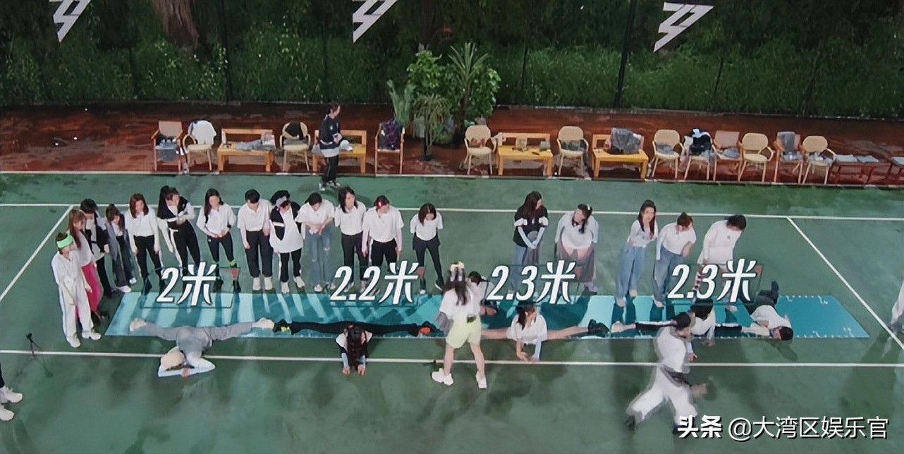 浪姐2左小青表演空中劈叉,浪姐劈叉接力完整版