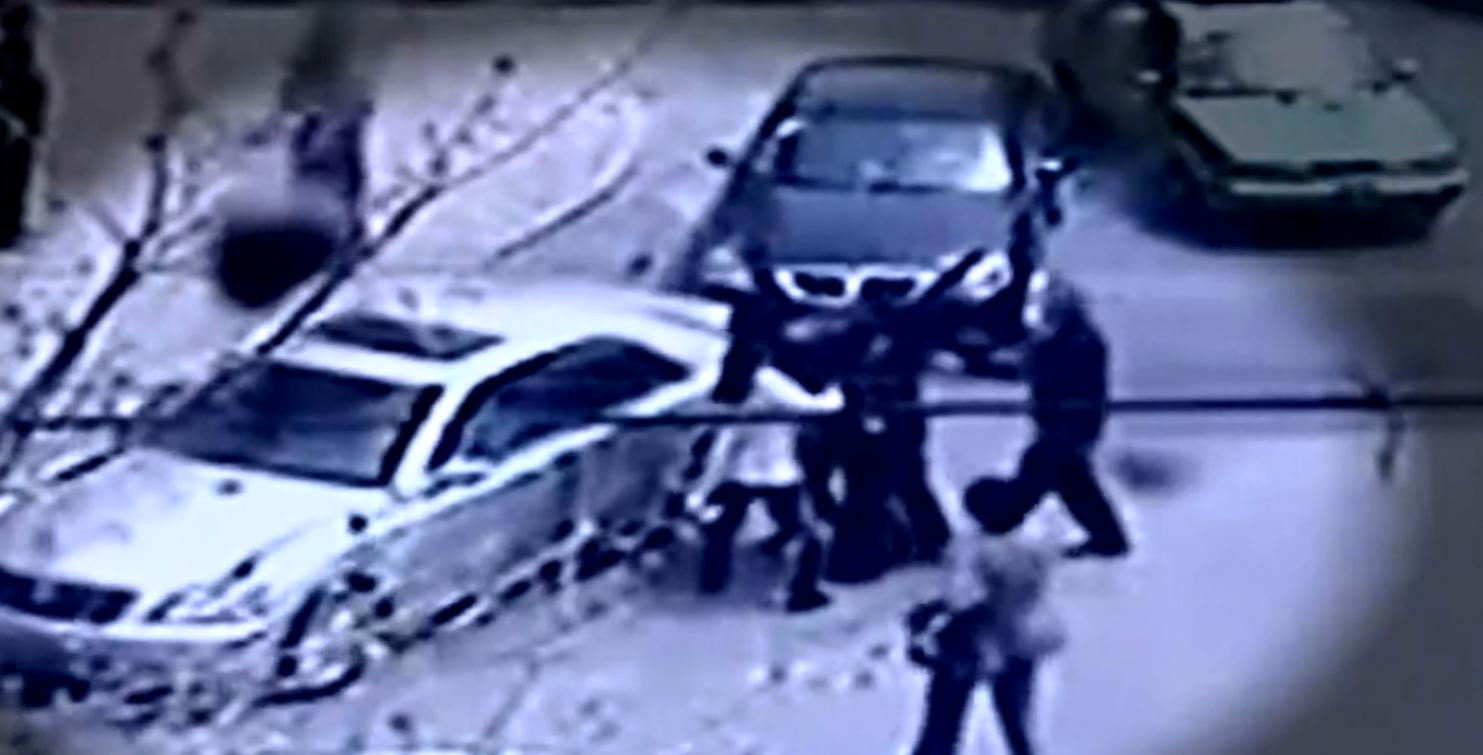 富二代当街暴打交警致死,男子当街暴打警察导致死亡后续