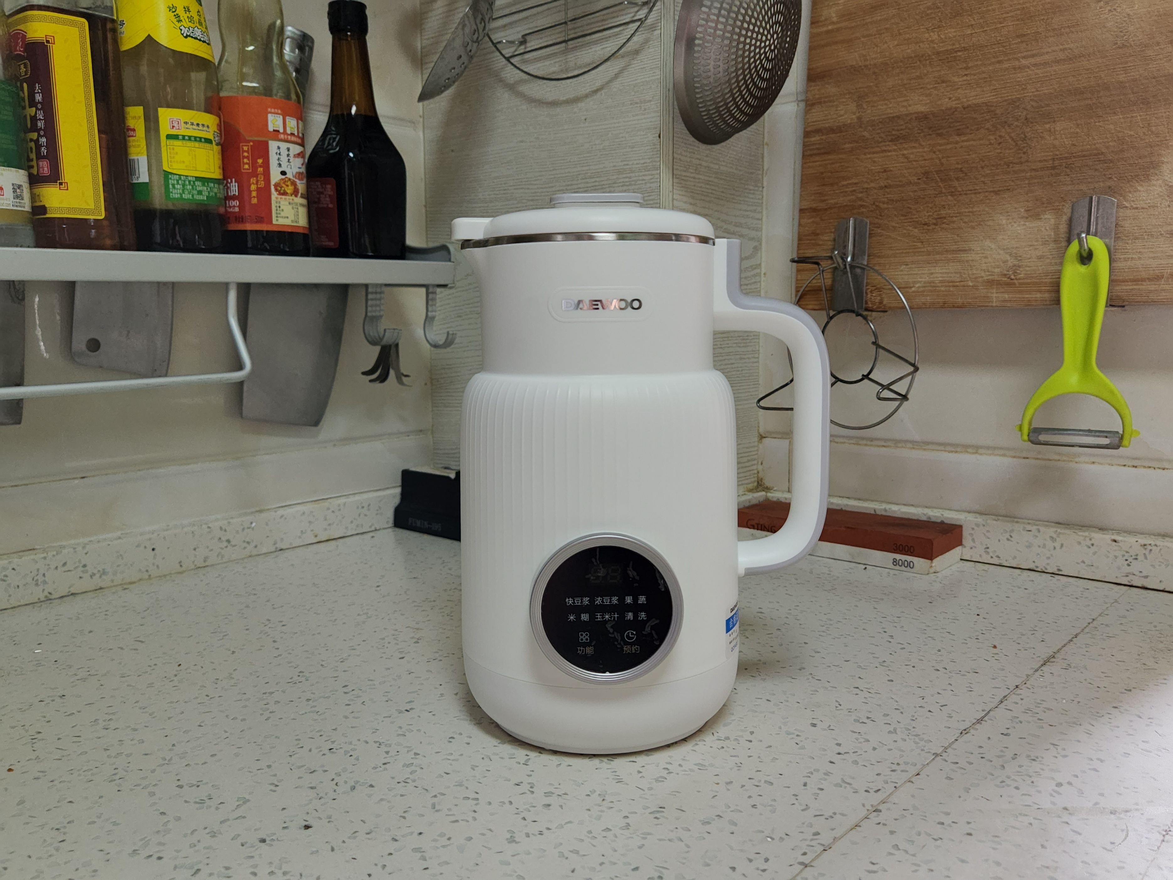 小熊和大宇哪个小型破壁豆浆机好,秋冬厨房新宠大宇云暮破壁豆浆机