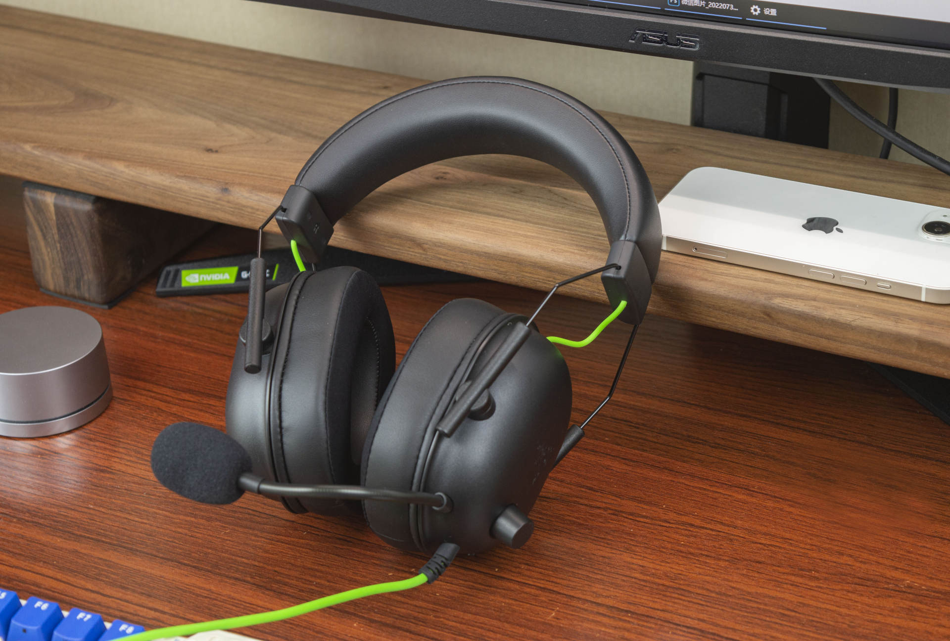 razer雷蛇旋风黑鲨v2x和平精英,雷蛇旋风黑鲨V2游戏耳机