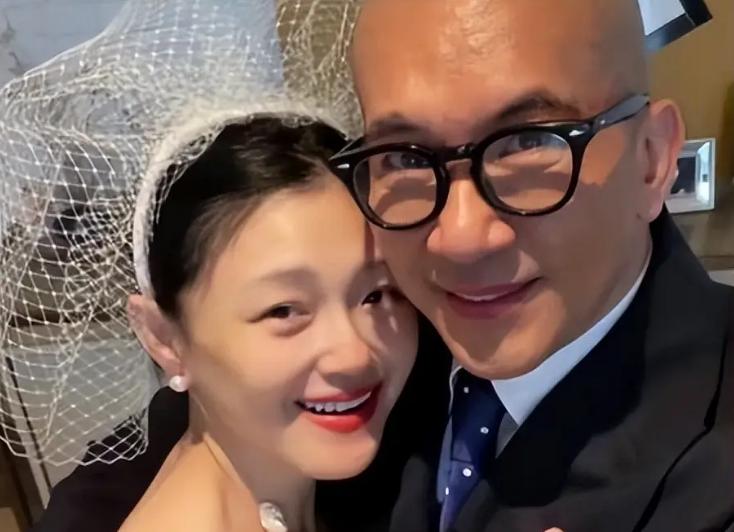 曝具俊晔已回韩国,夜店打碟偷偷赚钱,被扒曾为钱仅穿短裤走秀