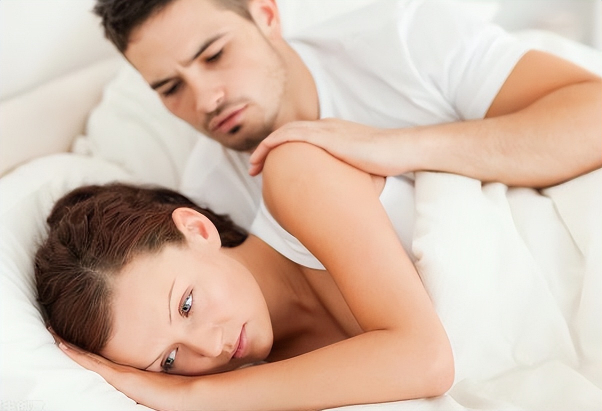 女性突然放屁多是怎么回事,生理性放屁多是什么原因