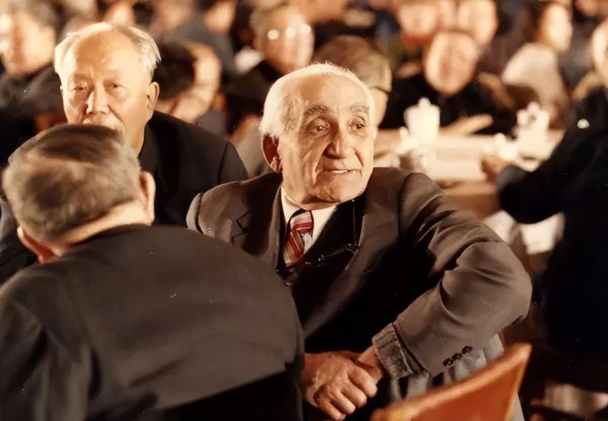 外国人未入中国国籍证明怎么写,外国人身份证民族填什么