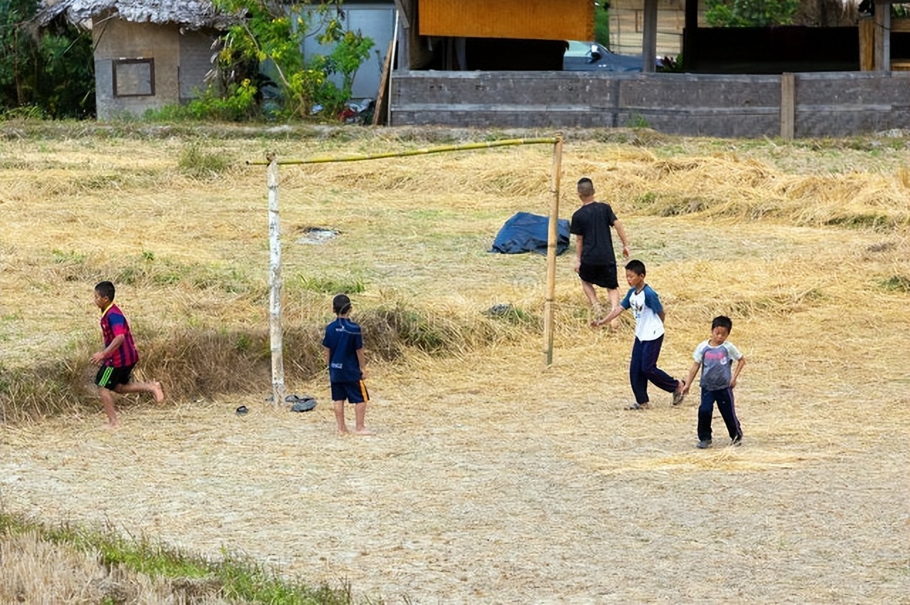 足球与乡村传统文化结合,让孩子走进乡村