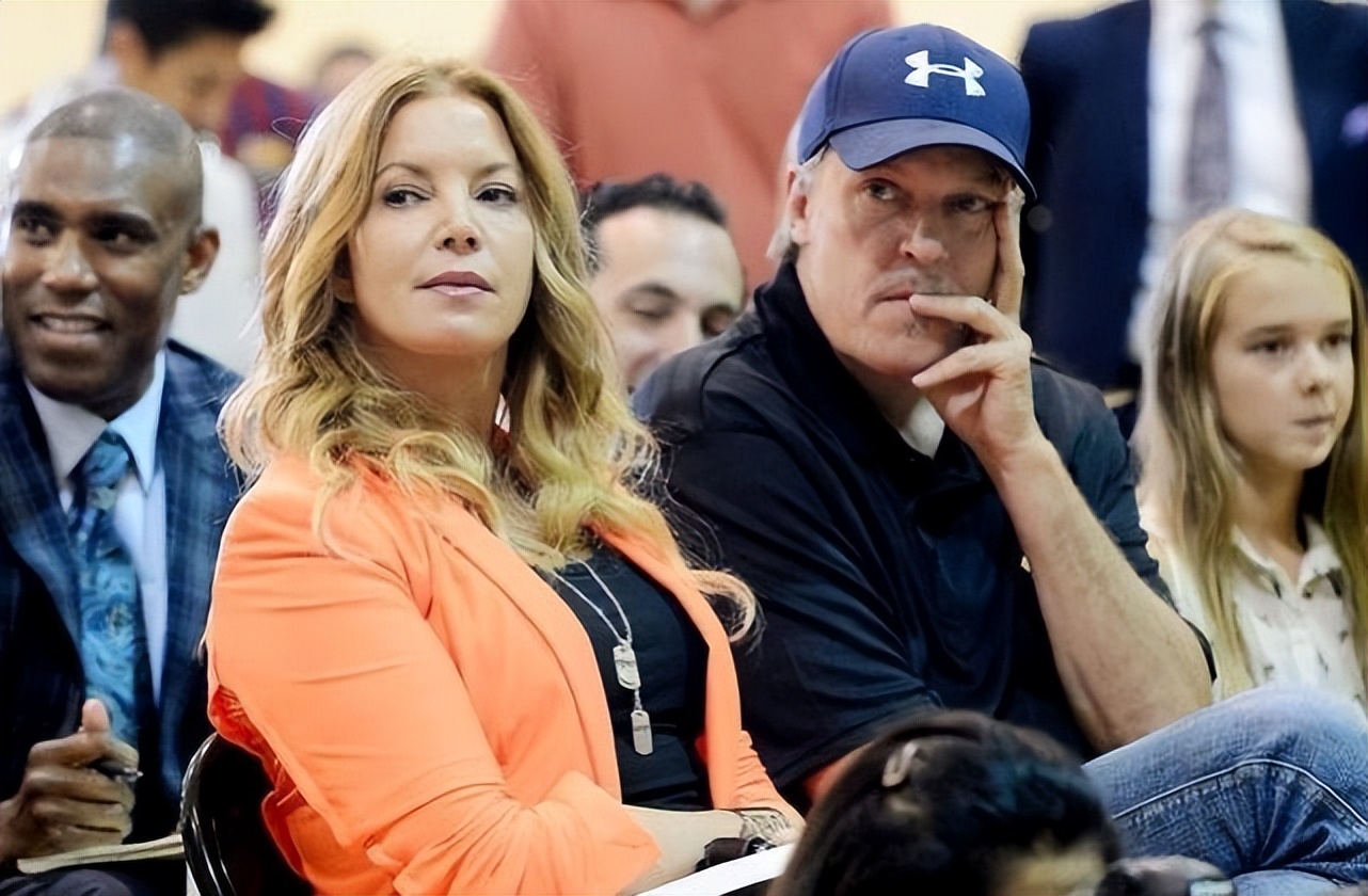 湖人老板珍妮巴斯择偶标准,珍妮巴斯公布恋情