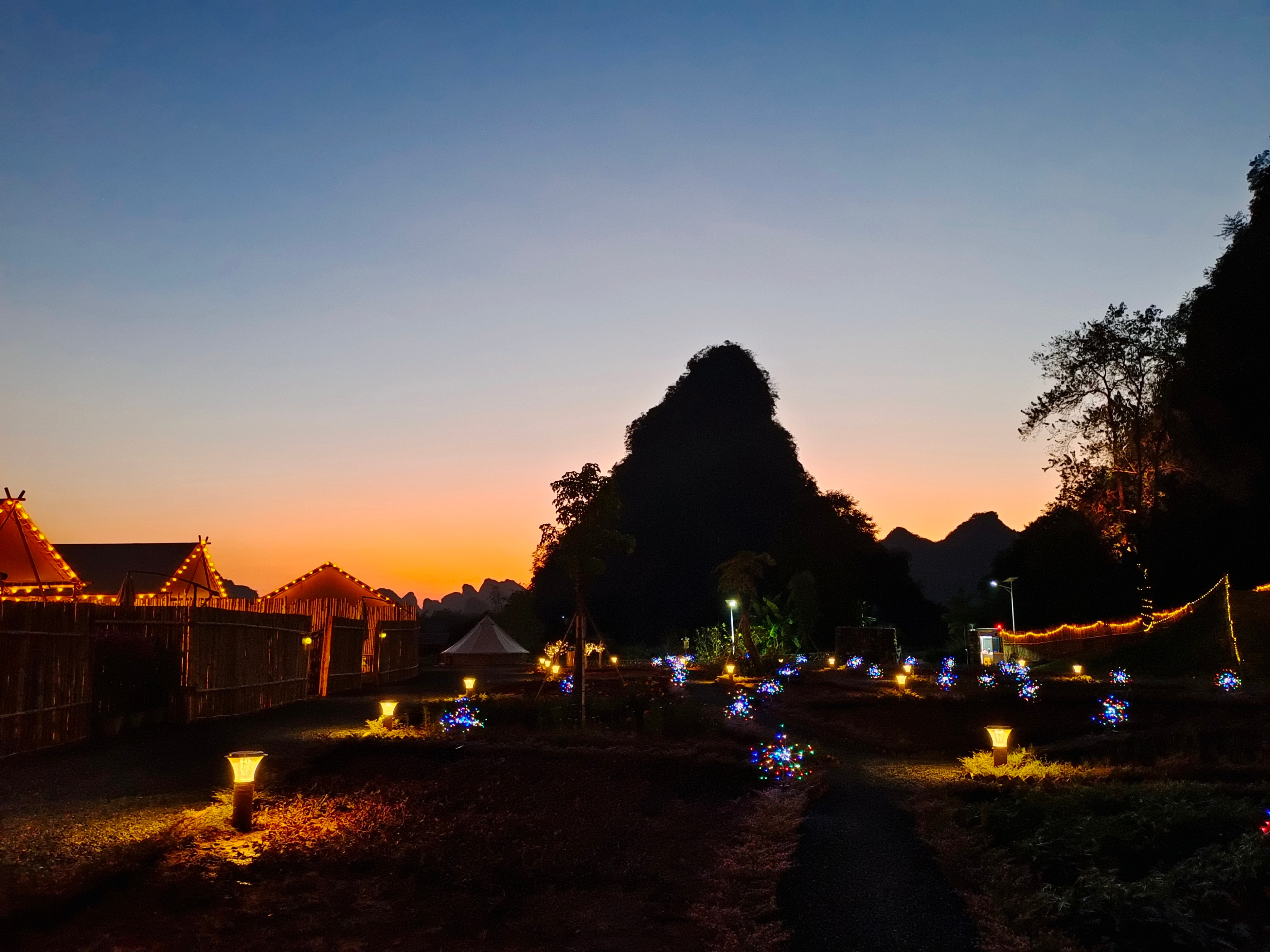 清远英德峰林晓镇精品露营地,清远英德湖畔野奢露营