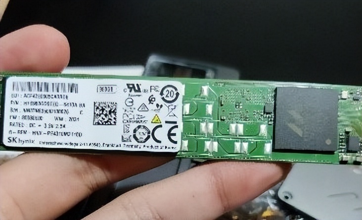 两百块就能拥有1TBSSD?速度还能突破3000M/S？PE4010评测