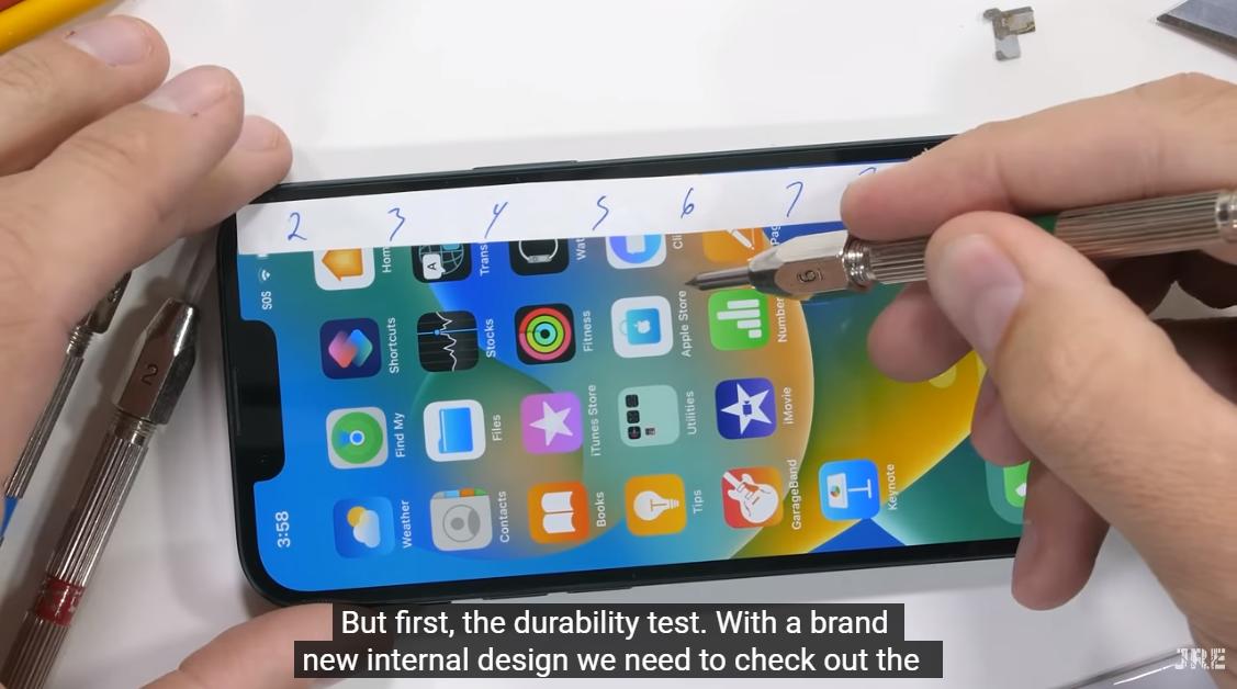 苹果14玻璃抗摔测试,iphone14plus后玻璃抗摔吗