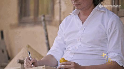 她只用了两个字，国产涨到9.5，没有一个好评是粉丝刷的