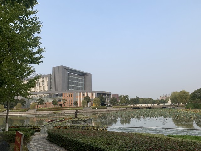 什么是爱情当代大学生的爱情观,大学不同时期的爱情观