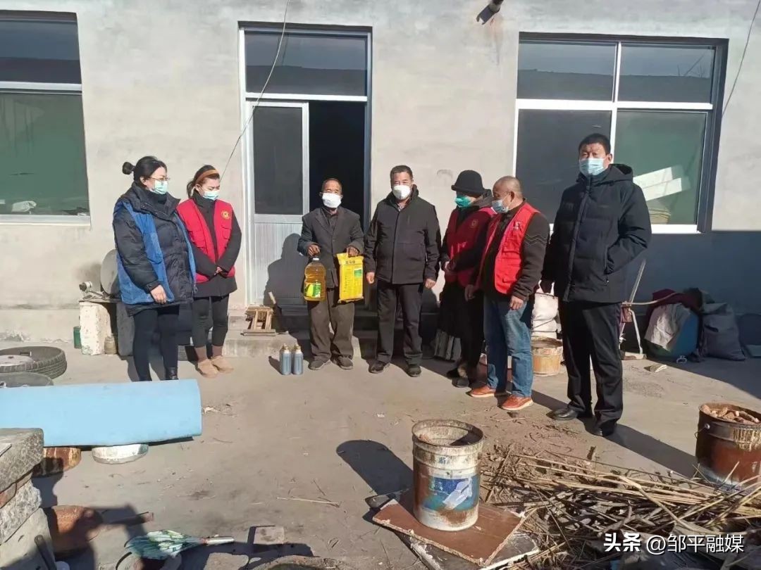 邹平市临池镇：*党**员“闪送”小分队，暖心配送在行动！