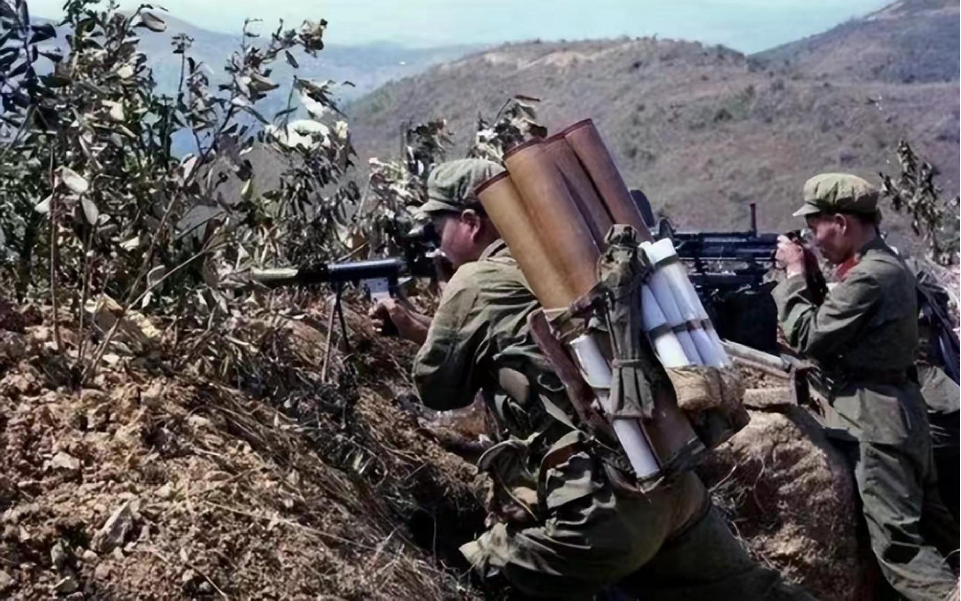 两个兵王叛逃，与一千多军警对峙3天，放大火烧山才将他俩制服！