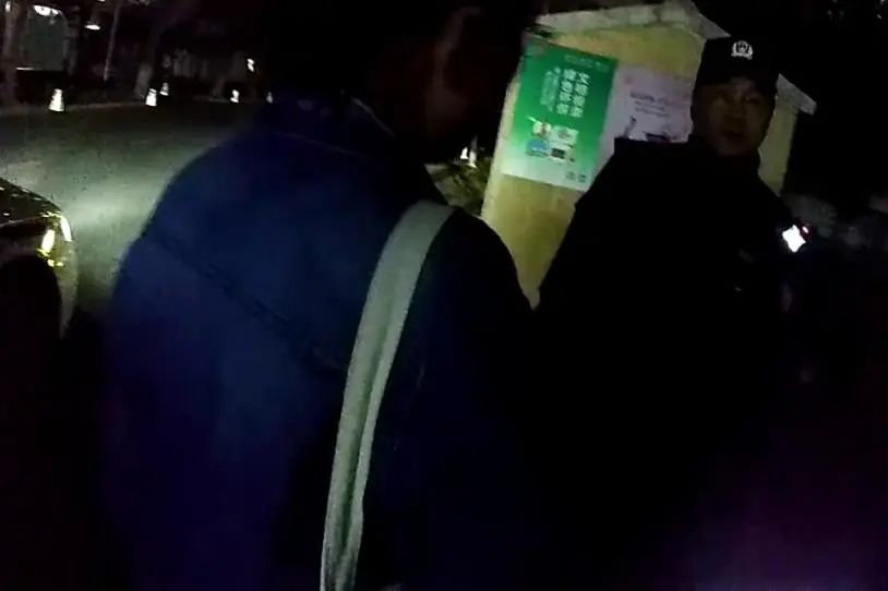 【暖心警事】“80”后老太迷路街头民警寻回有“妙招”