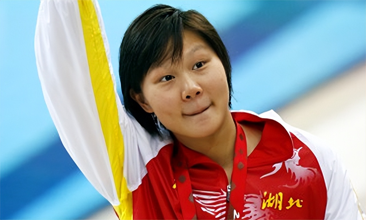 女运动员赛场上痛苦哭,女运动员痛苦哭