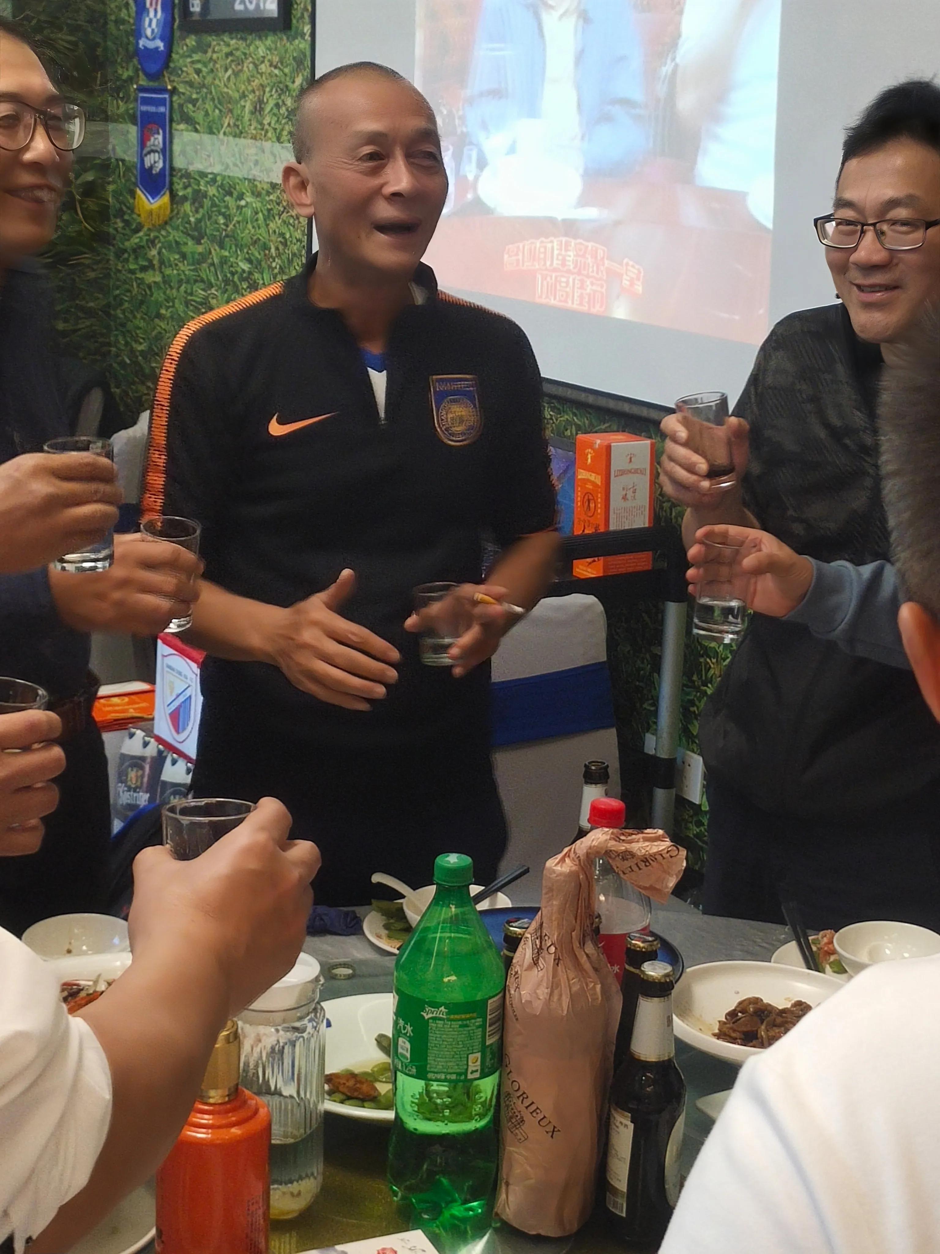 上海申花李中华,老上海足球队李中华