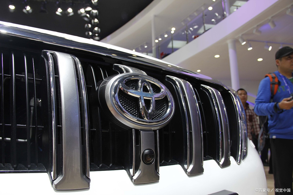 为什么日产的车卖得比丰田本田贵,日产的发动机比丰田本田落后吗