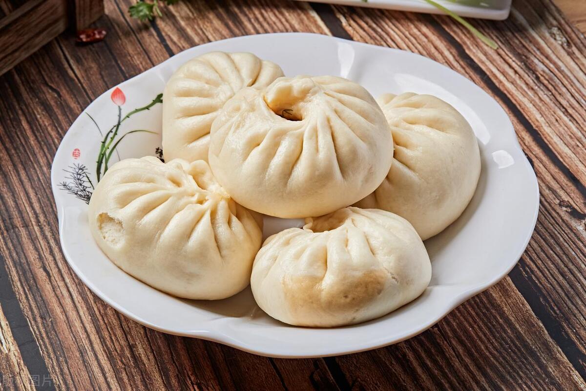 四川老板开早餐店利用“免费包子”一年收款78万，快来学学套路