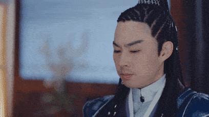 明明很帅自己却觉得很丑,明明很帅却打扮很丑