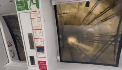 南京首条无人驾驶地铁列车亮相,南京无人驾驶地铁是几号线