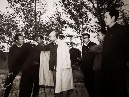 他曾任京津沪市委书记,78年力推高校扩招,官至副国级,享年101