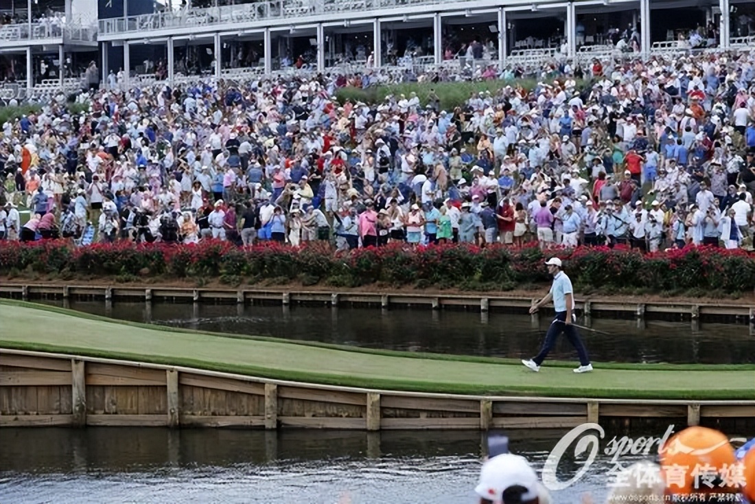 “叛徒”科普卡再夺大满贯，折射美巡赛vs沙特土豪权力之争