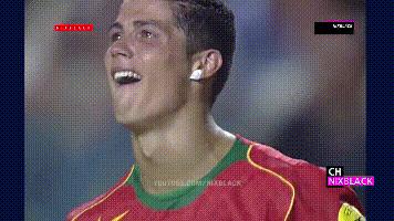 史海钩沉：2004年希腊上演神话，稚嫩C罗泪流双颊