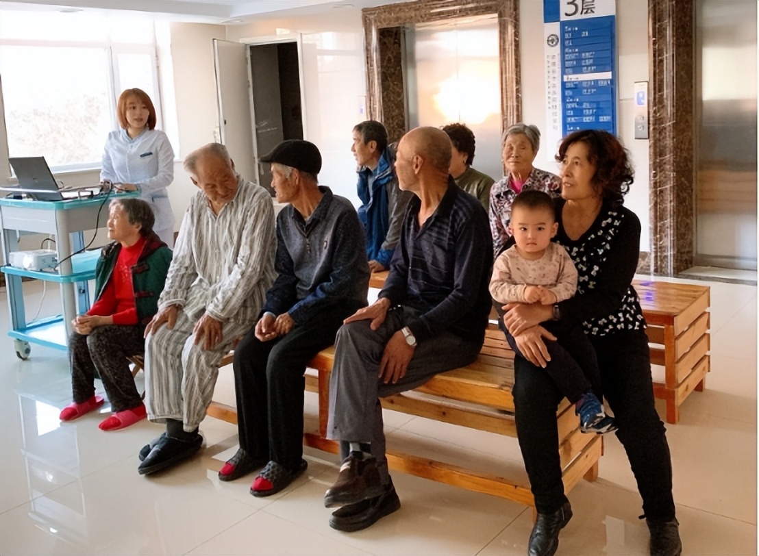 脑梗塞引起的焦虑症怎么办,脑梗塞发作时最迫切的急救方法是