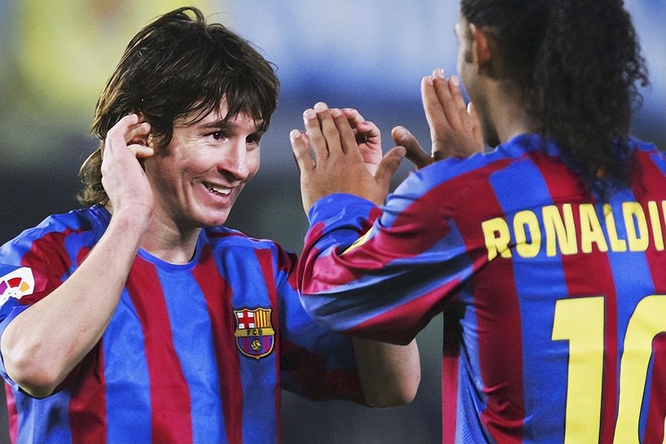 天下足球罗纳尔迪尼奥的十大绝技,足球精灵罗纳尔迪尼奥集锦