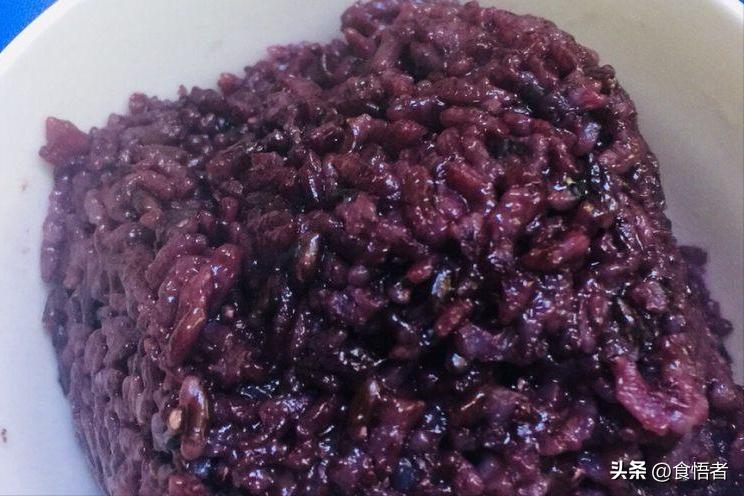 云南哈尼族彝族自治州习俗,云南彝族的特色美食有哪些呢