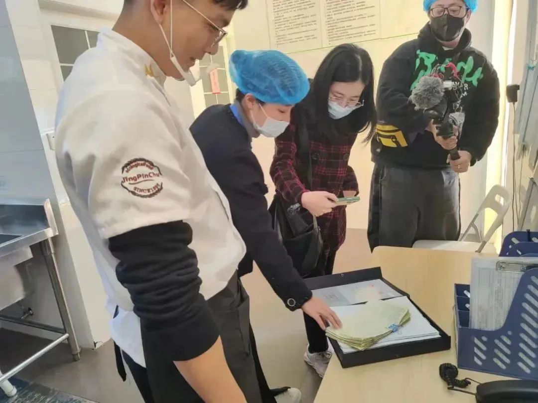 汕头市食品安全协会“食安在线”栏目组走进国澳希尔斯中冠幼儿园