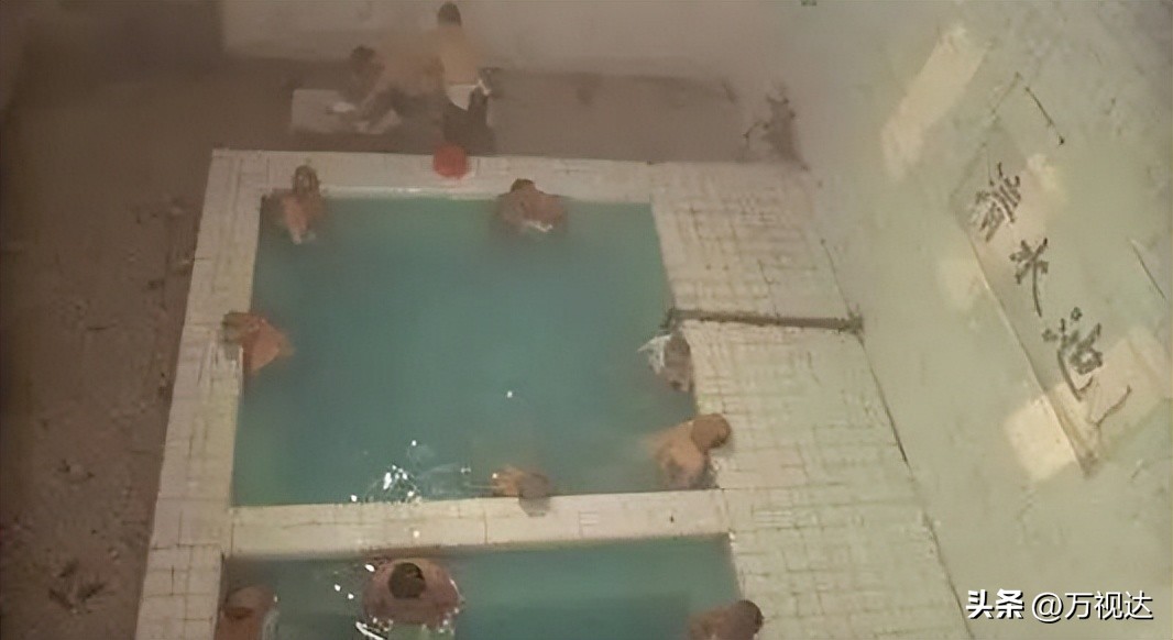 天津人:要论哥俩儿有多好,相约澡堂泡个澡!