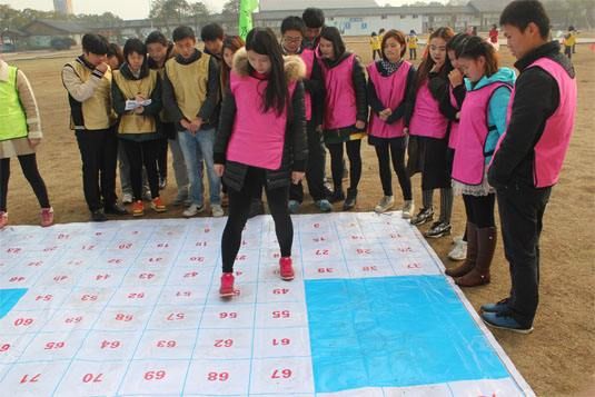 适合年轻人玩的团建小游戏,适合团建的小游戏冷门