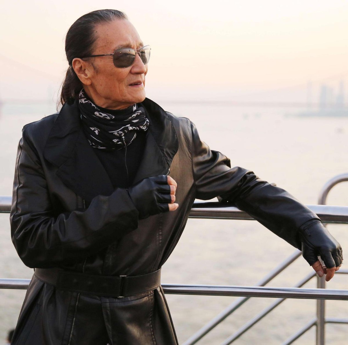 谢贤任达华向华强谁厉害,谢贤向华强谁地位高