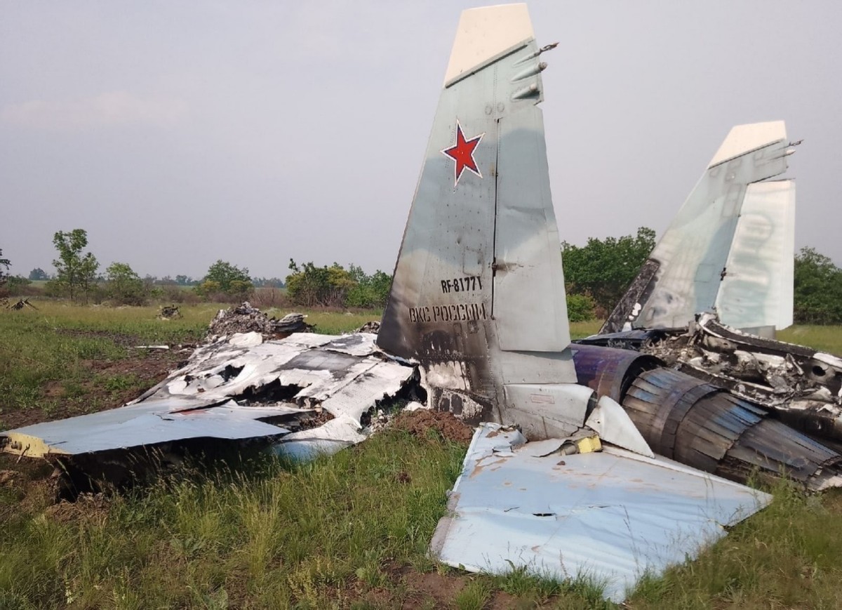 解放军歼16运20细节,中国歼16图片