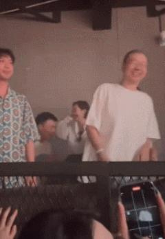 好好的大帅哥，怎么就长了张脸呢