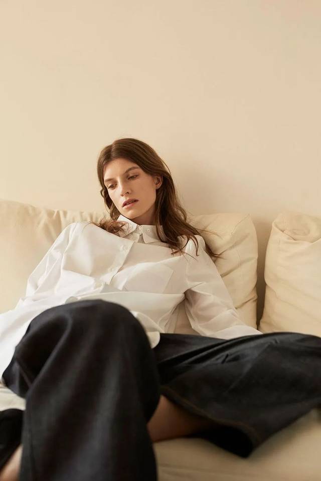 穿灰裤子搭配什么棉袄,灰裤子跟什么衣服搭配好看