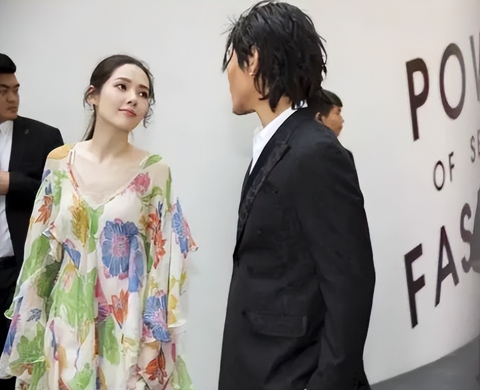 向佐被曝出轨郭碧婷如何回应,郭碧婷向佐婚后最新真实消息