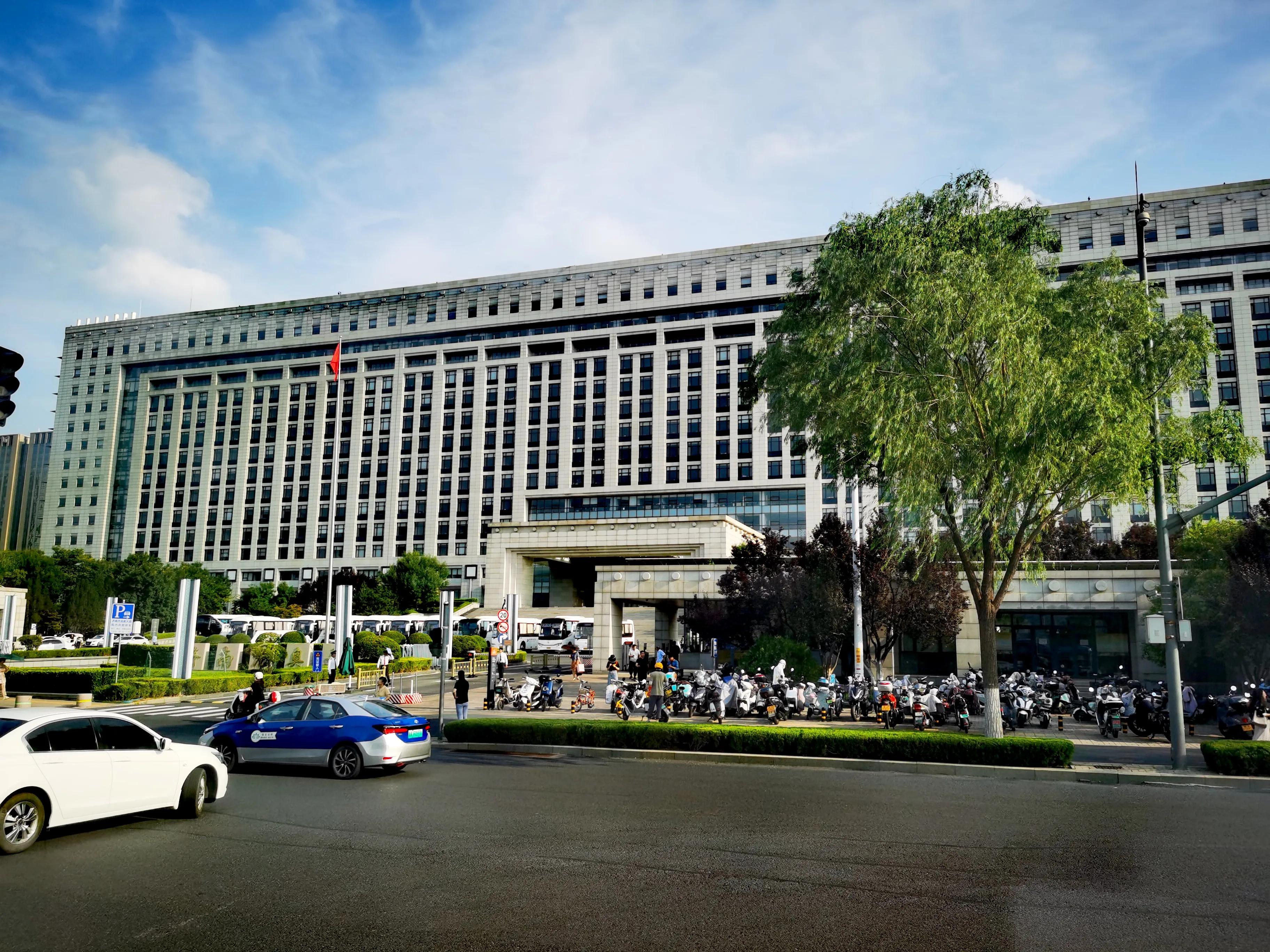 济南二环的楼,济南1700亿的楼