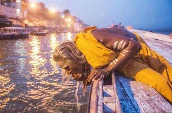 人类同类相食是怎么回事,人类基因有防止人吃人的吗