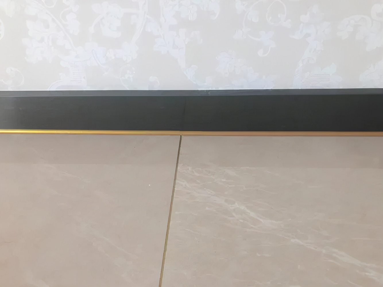 瓷砖美缝是自己做还是请人做好,瓷砖美缝自己做美缝要注意这些