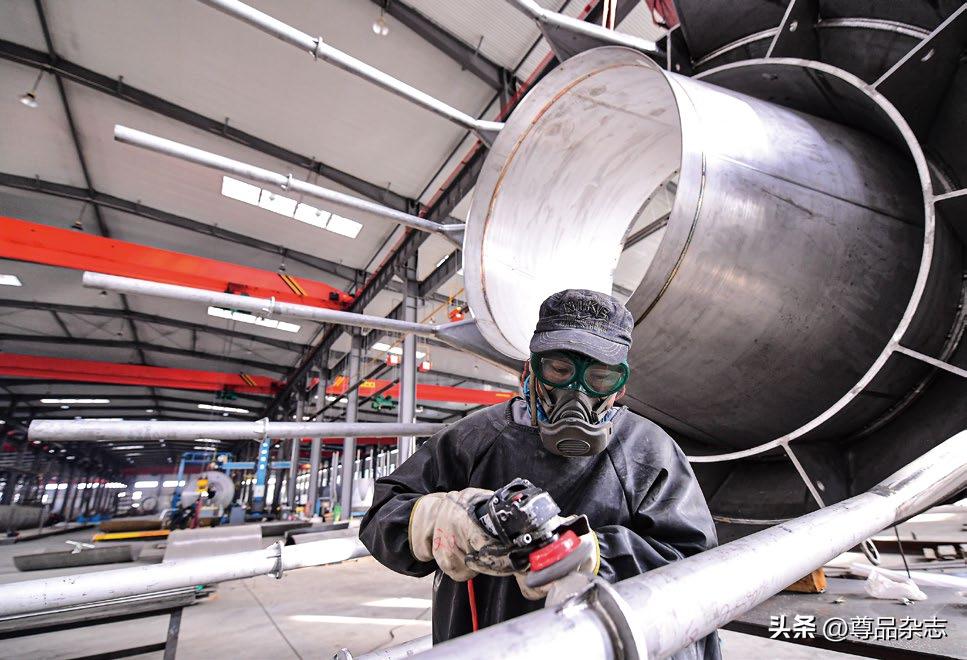 封面|我们走过的这一年：盘点2022年影响深远的经济大事件