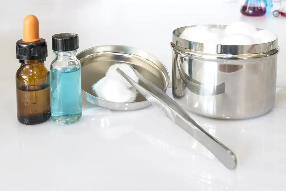 疫情当前酒精的正确用法,酒精双氧水碘伏的消毒作用区别