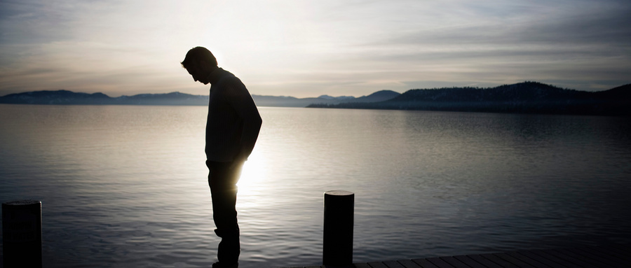 当一个人迷茫的时候该怎么办名句,感觉30岁一无是处迷茫了怎么办